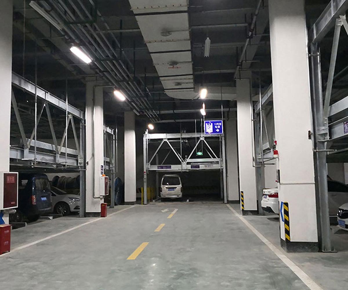 升降横移式机械式大香蕉操骚逼位租赁.jpg